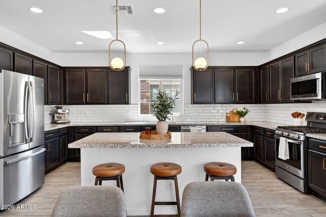 14253 W BUCKSKIN Trail, Surprise, AZ 85387