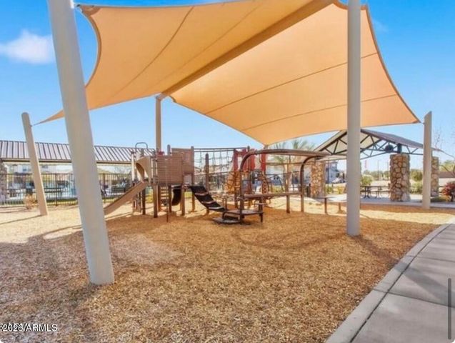 14253 W BUCKSKIN Trail, Surprise, AZ 85387