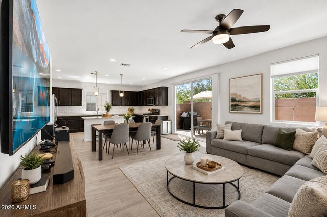 14253 W BUCKSKIN Trail, Surprise, AZ 85387