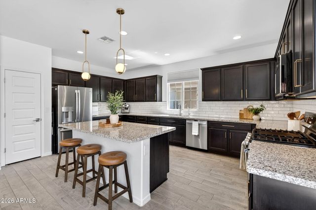 14253 W BUCKSKIN Trail, Surprise, AZ 85387