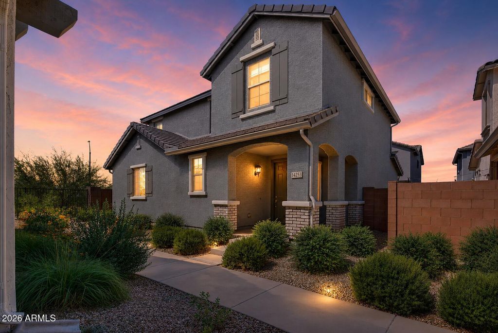 14253 W BUCKSKIN Trail, Surprise, AZ 85387