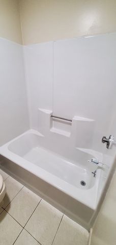 321 Meridian St 6, Boston, MA 02128