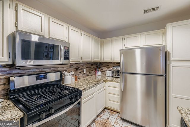 2501 Vineyard Way SE, Smyrna, GA 30082