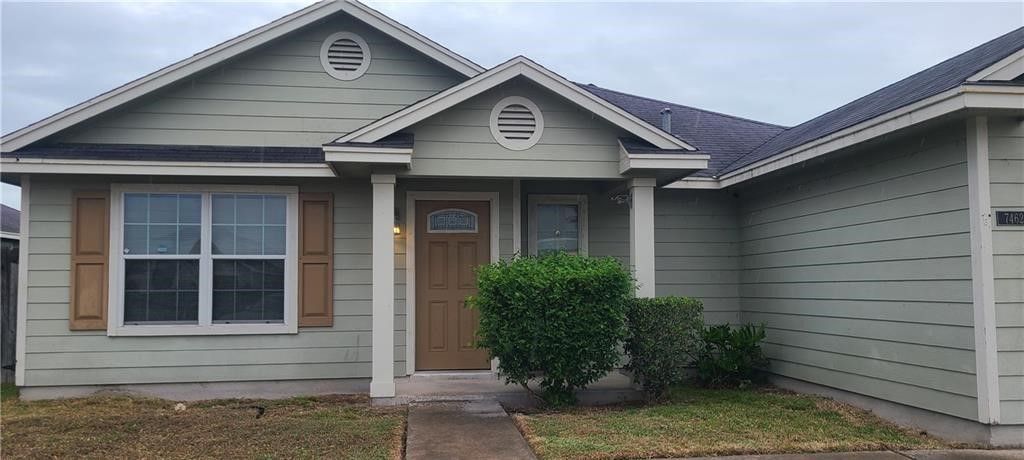 7462 Star Harbor Dr, Corpus Christi, TX 78414
