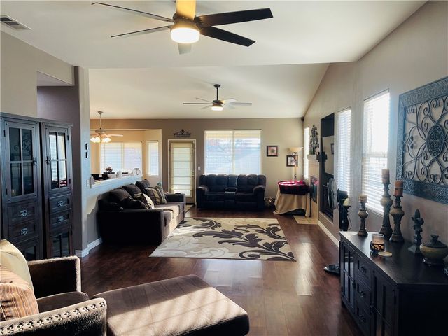 27613 Vanilla Court, Menifee, CA 92585