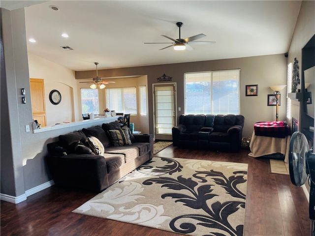 27613 Vanilla Court, Menifee, CA 92585