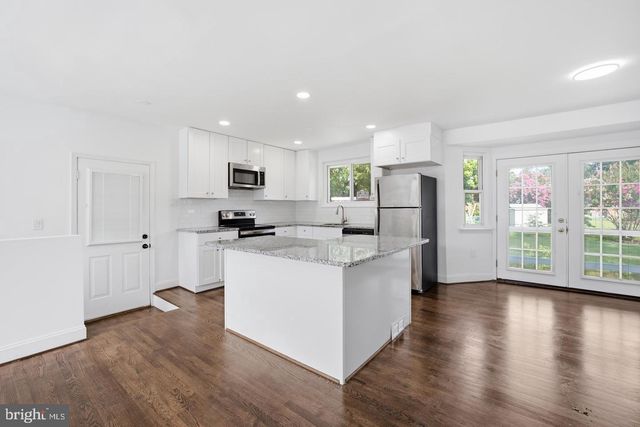 7410 BAYLOR AVE, College Park, MD 20740