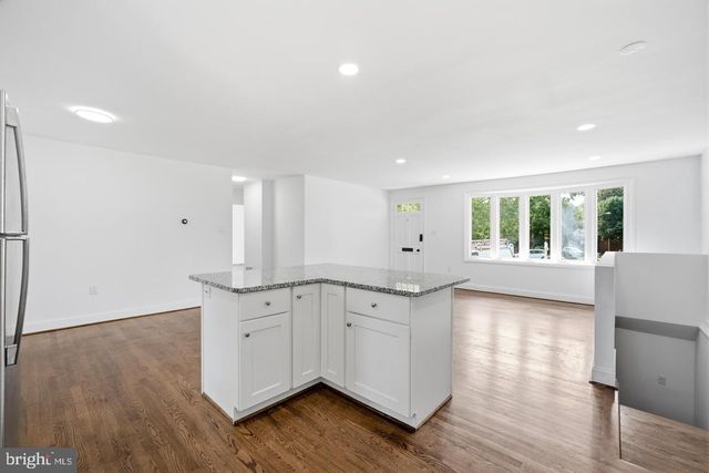 7410 BAYLOR AVE, College Park, MD 20740