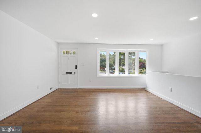 7410 BAYLOR AVE, College Park, MD 20740
