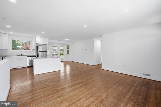 7410 BAYLOR AVE, College Park, MD 20740