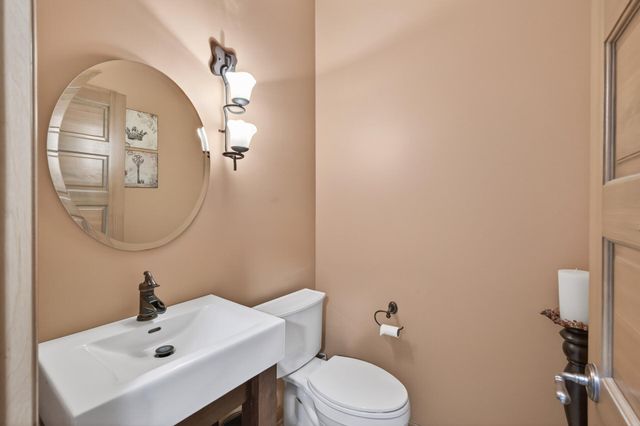 528 Wildflower, Burnsville, MN 55306