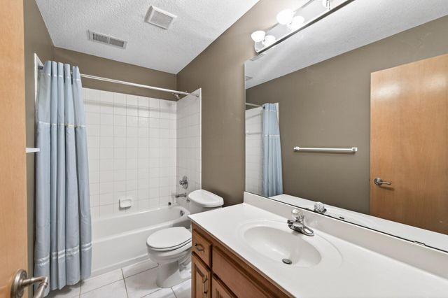 528 Wildflower, Burnsville, MN 55306