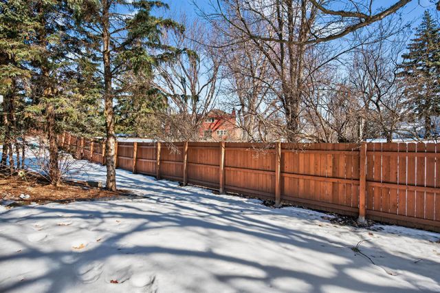 528 Wildflower, Burnsville, MN 55306