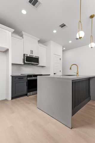 2316 Mckee Street A, Houston, TX 77009