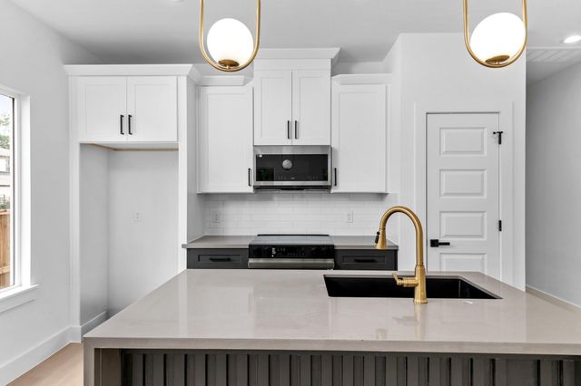 2316 Mckee Street A, Houston, TX 77009