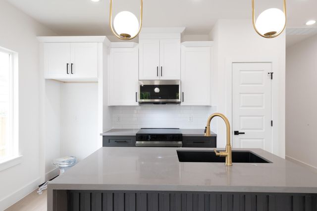 2316 Mckee Street A, Houston, TX 77009