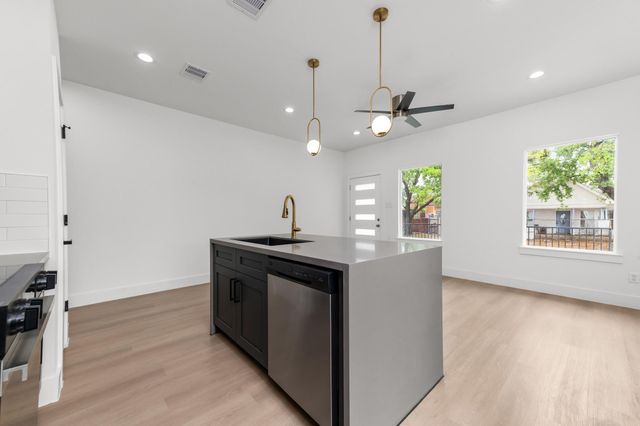 2316 Mckee Street A, Houston, TX 77009