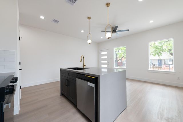 2316 Mckee Street A, Houston, TX 77009