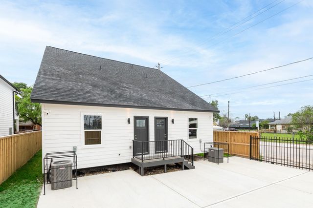 2316 Mckee Street A, Houston, TX 77009