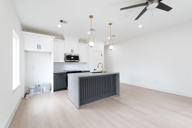 2316 Mckee Street A, Houston, TX 77009