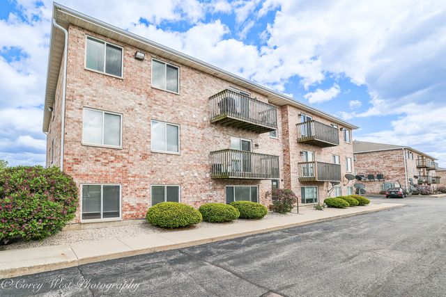 575 N Strack Street 103, Cortland, IL 60112