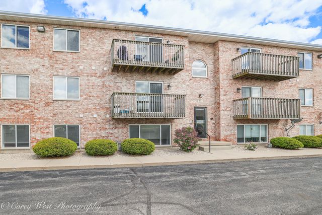575 N Strack Street 103, Cortland, IL 60112