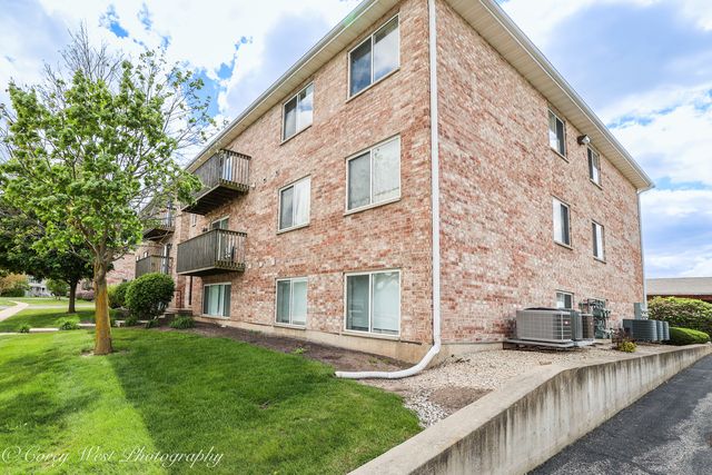 575 N Strack Street 103, Cortland, IL 60112
