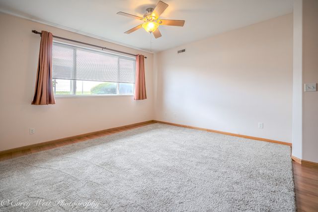 575 N Strack Street 103, Cortland, IL 60112