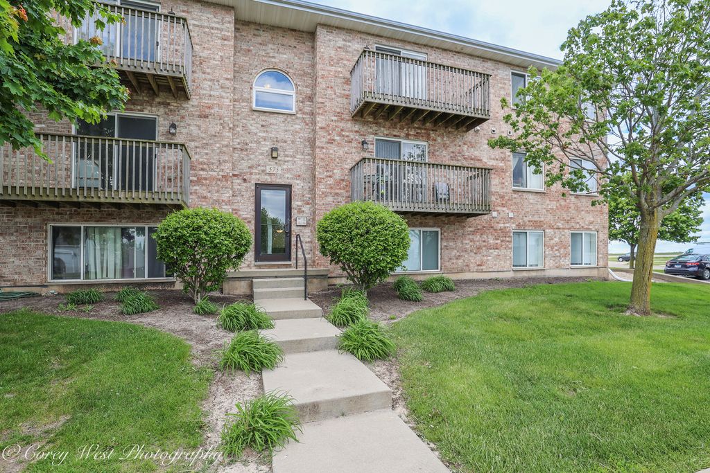 575 N Strack Street 103, Cortland, IL 60112