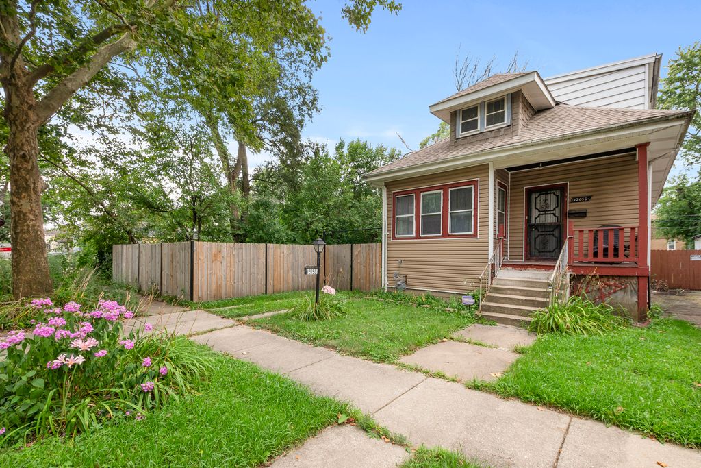 12050 S Yale Avenue, Chicago, IL 60628