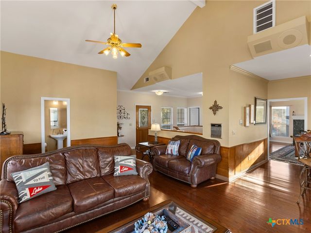 1870 Stagecoach Drive, Canyon Lake, TX 78133