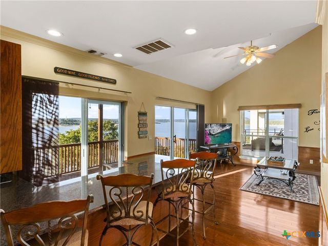 1870 Stagecoach Drive, Canyon Lake, TX 78133