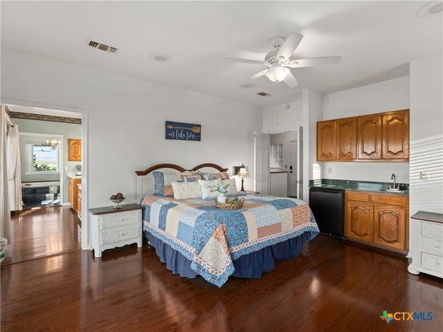 1870 Stagecoach Drive, Canyon Lake, TX 78133