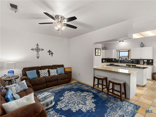 1870 Stagecoach Drive, Canyon Lake, TX 78133