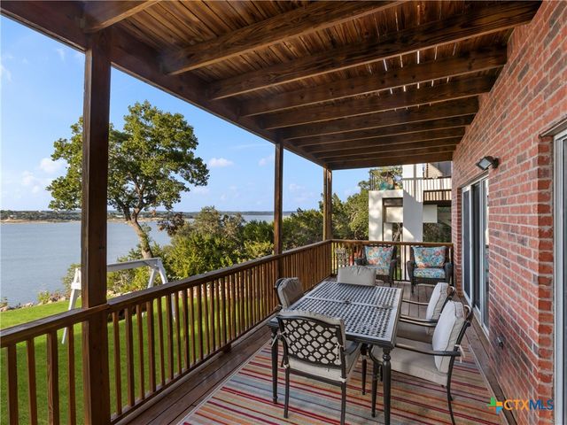 1870 Stagecoach Drive, Canyon Lake, TX 78133
