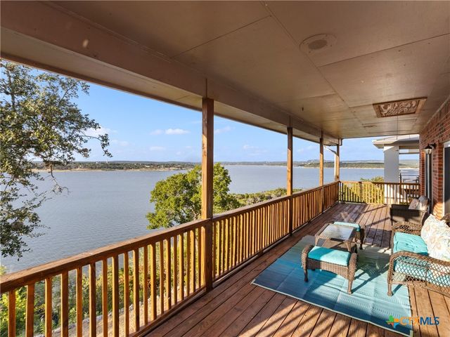 1870 Stagecoach Drive, Canyon Lake, TX 78133