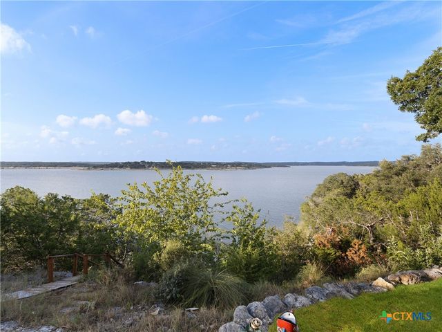 1870 Stagecoach Drive, Canyon Lake, TX 78133