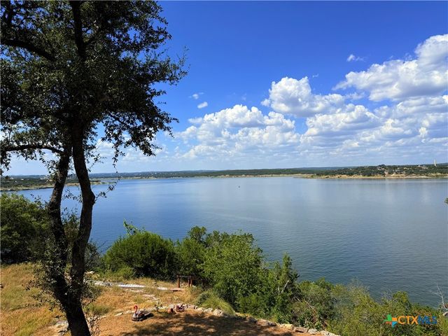 1870 Stagecoach Drive, Canyon Lake, TX 78133