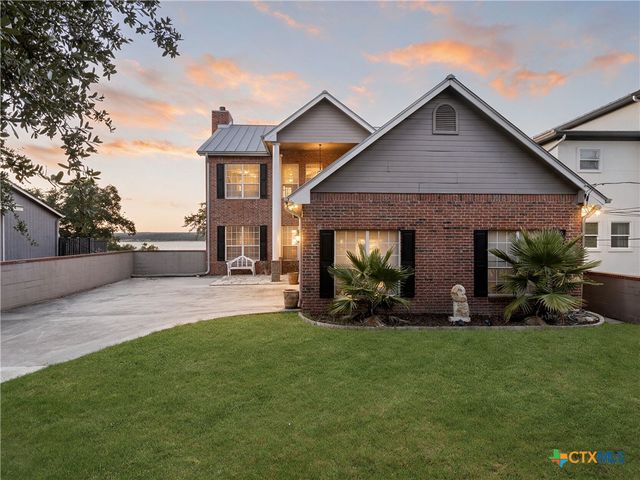 1870 Stagecoach Drive, Canyon Lake, TX 78133