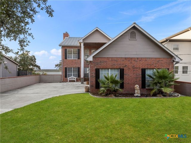 1870 Stagecoach Drive, Canyon Lake, TX 78133