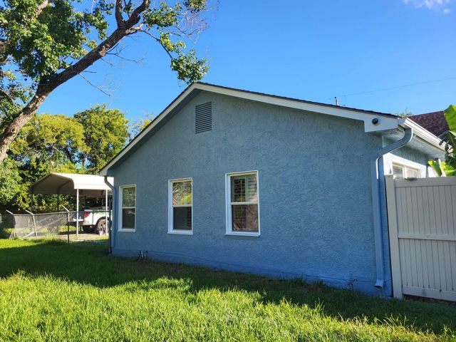 1739 W 7th Street, Freeport, TX 77541