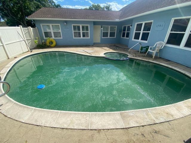 1739 W 7th Street, Freeport, TX 77541