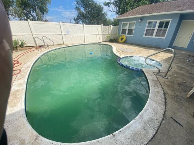 1739 W 7th Street, Freeport, TX 77541
