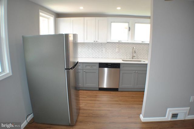 512 S 2ND ST, Darby, PA 19023