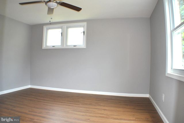 512 S 2ND ST, Darby, PA 19023