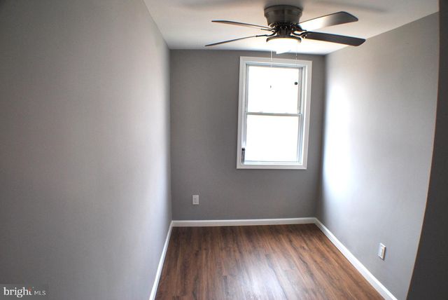 512 S 2ND ST, Darby, PA 19023
