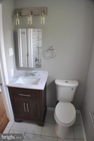 512 S 2ND ST, Darby, PA 19023