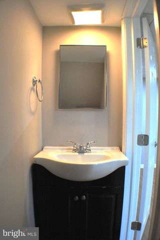 512 S 2ND ST, Darby, PA 19023