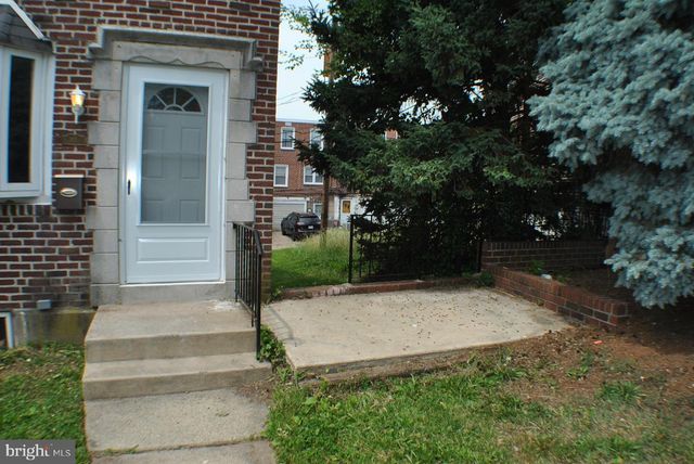 512 S 2ND ST, Darby, PA 19023
