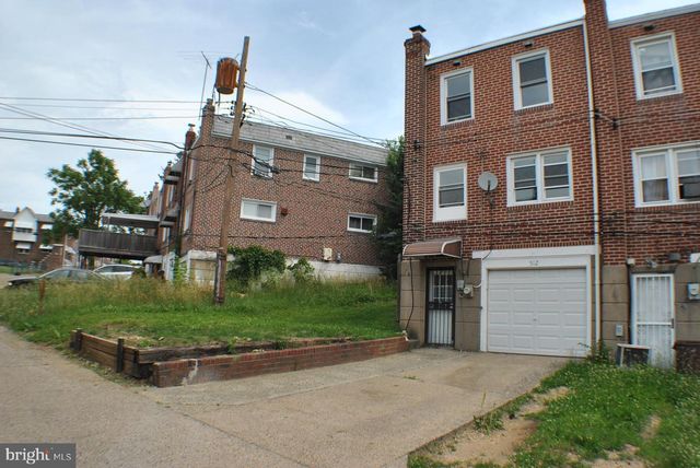 512 S 2ND ST, Darby, PA 19023